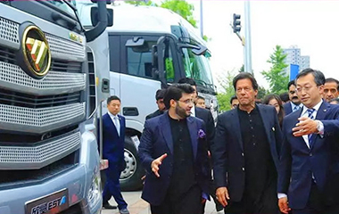巴基斯坦总理到访 2000辆合约车 福田汽