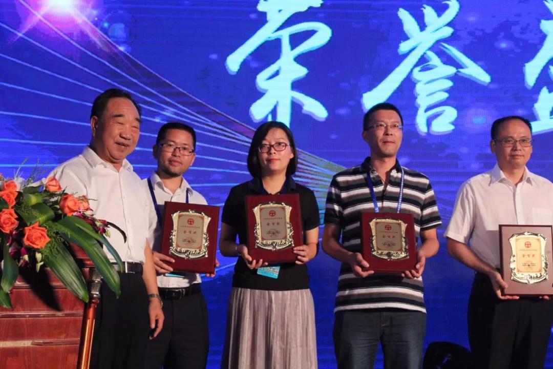 联合卡车荣获“中国物流技术装备智能卡车金智奖”4.jpg