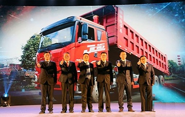 <strong>解放JH6自卸车：含着金钥匙出生 偏偏却要</strong>