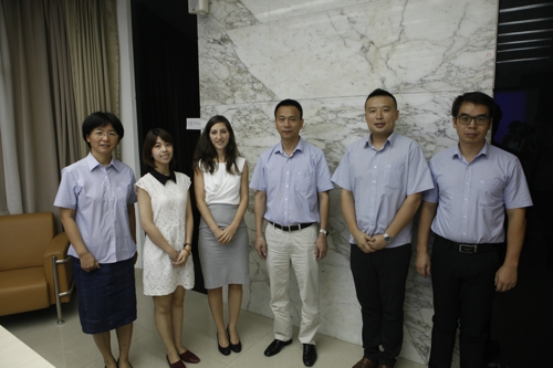 1 以色列领事柯雪莉到金旅公司考察交流合照.JPG