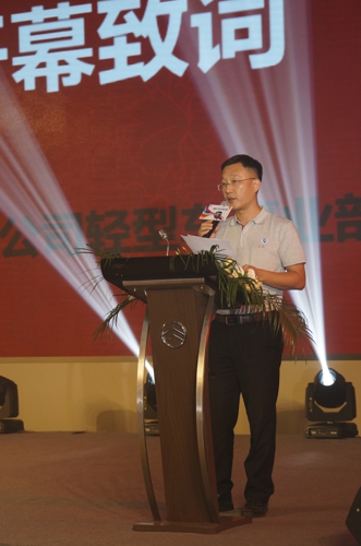 2 金旅客车轻型车事业部总监廖晓强在发布会上致辞.jpg