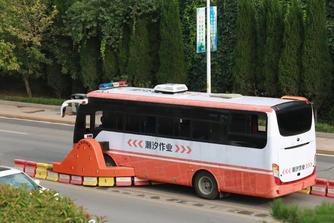 全国独配！玉柴发动机配神奇“拉链车”助力城市智慧交通